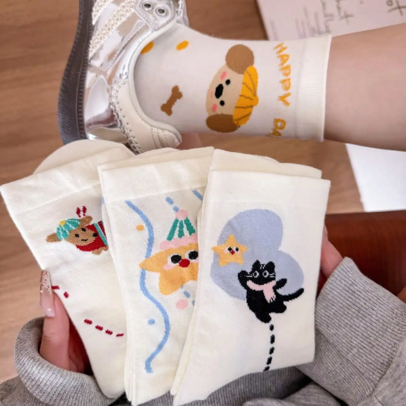 1 Paar Damensocken, japanischer Cartoon, süßer Welpe, Stern, lässig, Adrette, vielseitige Mittelrohrsocken, hochwertige Baumwollsocken