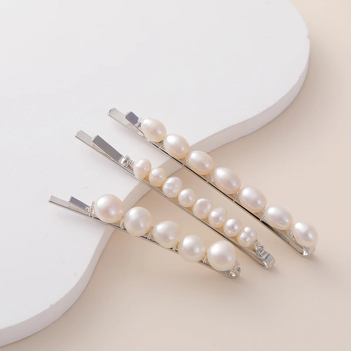 SLBRIDAL Trendige Funkelnde Blumen-Süßwasserperlen Mädchen Haarspangen Barrettes Damen CZ Bobby Pins Haarklammern Haaraccessoires – Detail 3