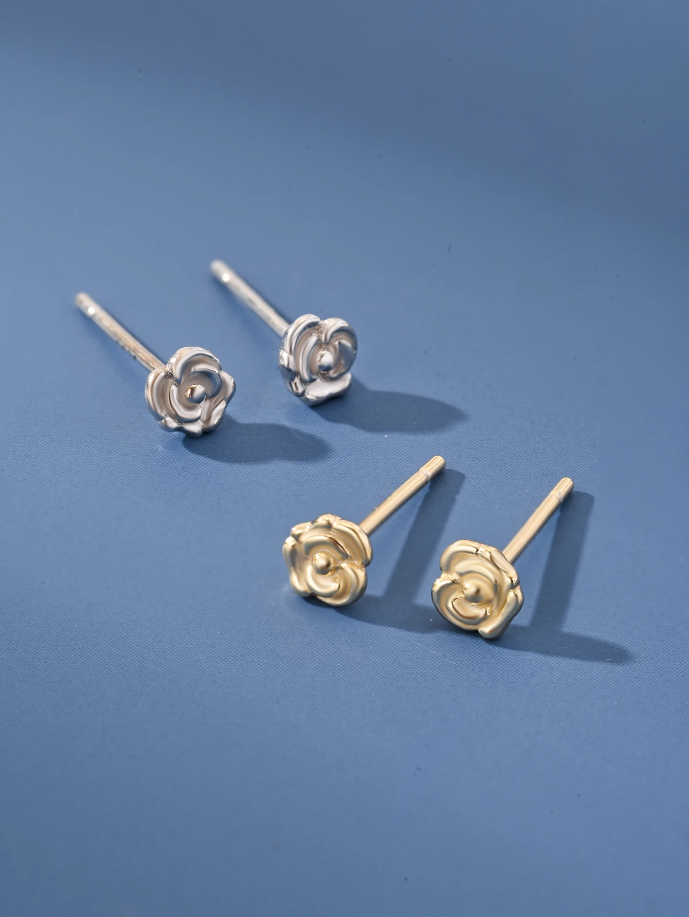 Mini Rose 925er Sterlingsilber, süße und schöne weibliche Ohrringe, originelles Design, temperamentvoller luxuriöser Schmuck