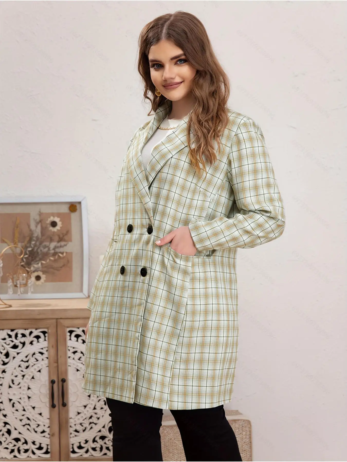 Plus-size Women's Stylish Plaid Collared Coat. Elegant, ideal for daily commute & workplace 1-5XL.
