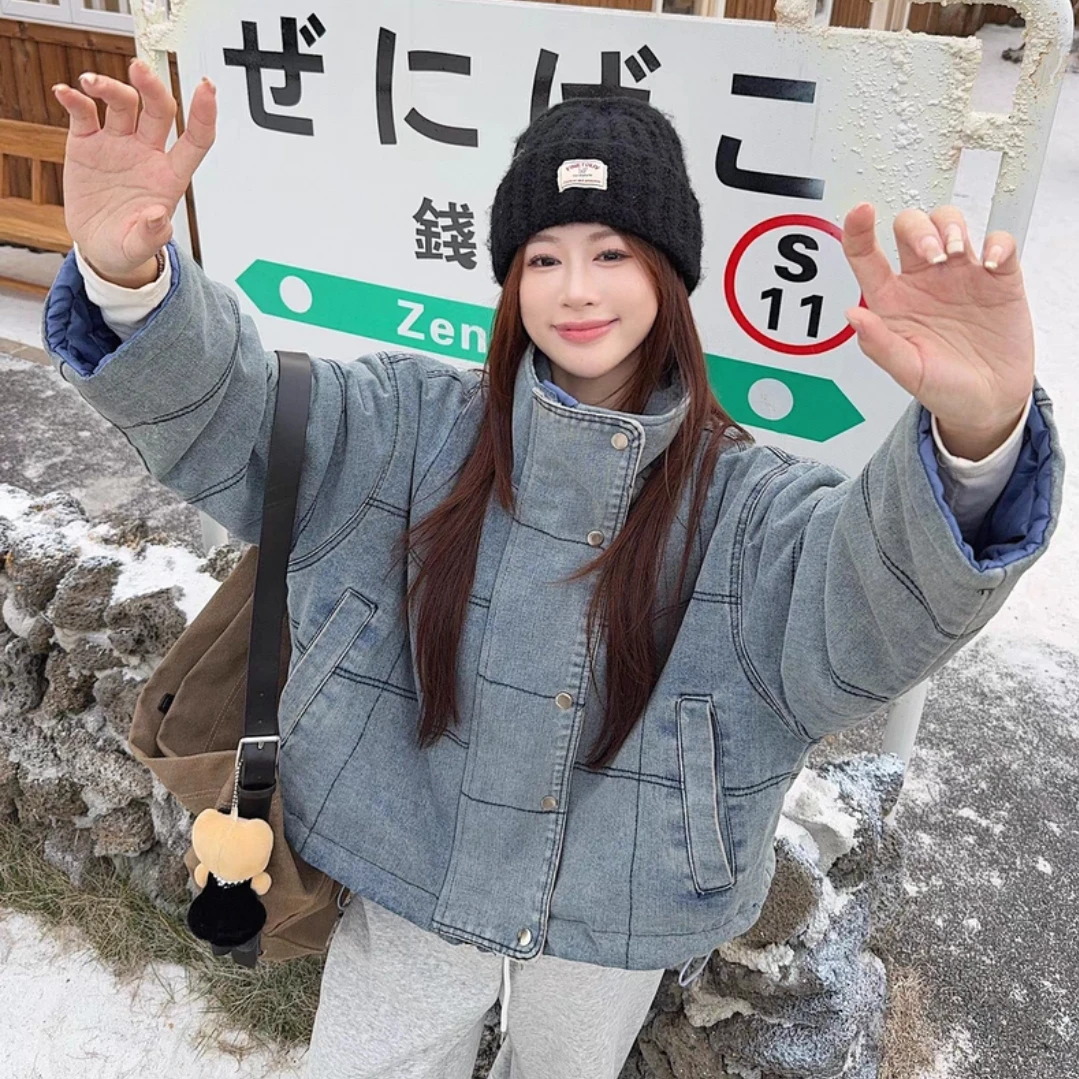 

Джинсовые пальто женские большие меховые плюшевые женские осенние бокси-кройки минималистичный уличный тренд городские путешествия лоскутная пушистая куртка-стойка