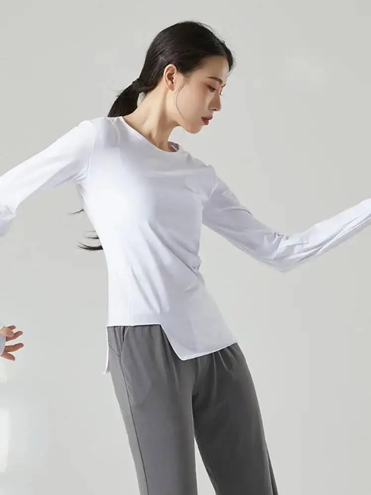 สตรีคลาสสิกเต้นรําการออกแบบไม่สม่ําเสมอด้านบนคอกลมแขนยาวสลิมฟิตเสื้อสีทึบสําหรับการฝึกซ้อมบนเวที