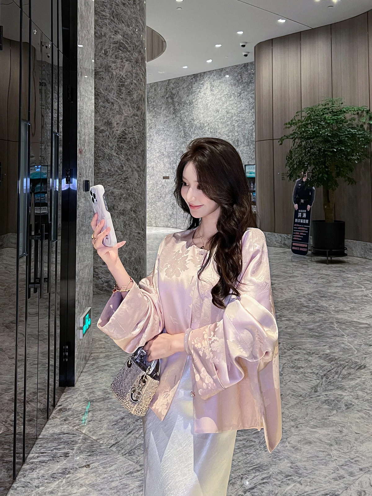 

Новая женская атласная куртка-жакет с вышивкой в китайском стиле, весна-осень, новинка, национальный тренд, топ из ацетатного волокна