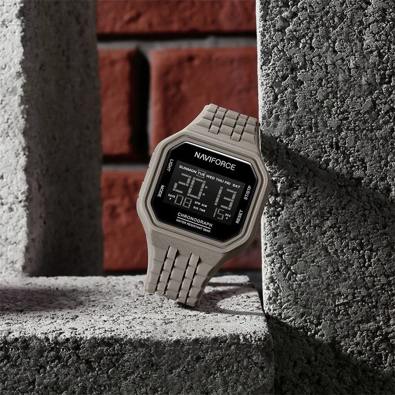 

NAVIFORCE LCD Digital Men Watch Electronic Casual Day and Date Display Sports Watches Outdoor Man's 5ATM Waterproof Wristwatch