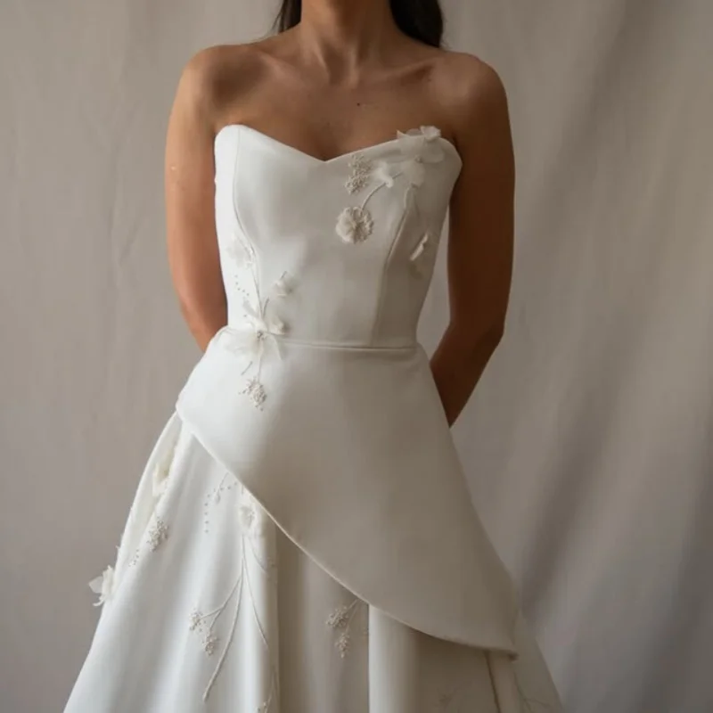 

White Appliques Wedding Dresses Lace 3D flower Decal puff skirt long tail A-Line Skirt Made wedding dress Bridal Gown