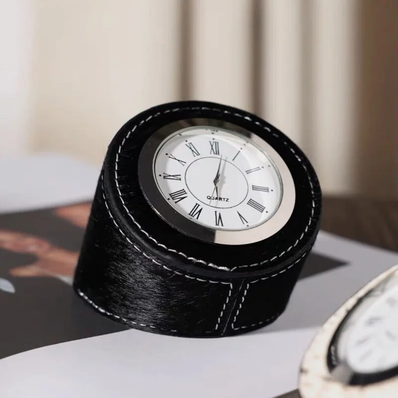 Horse Hair Ornament Clock for Study, Bedside Table, Nordic Style Living Room Dressing Table, Bedroom Decoration Creative