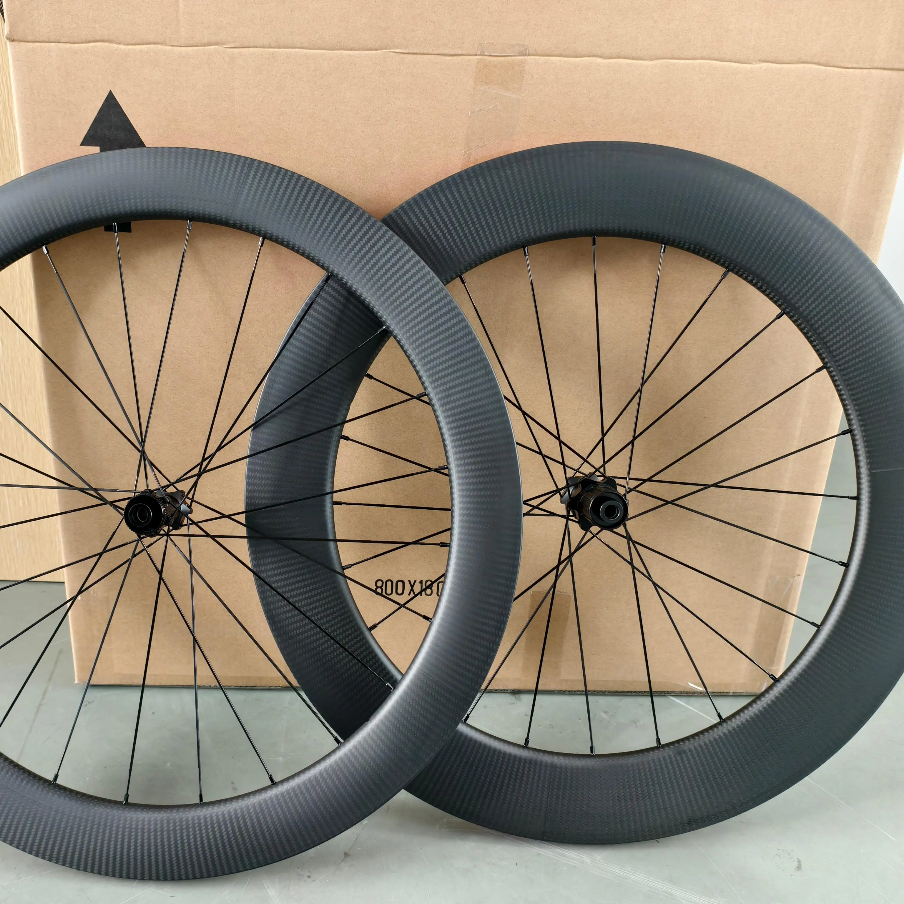 

700c Carbon Fiber Road Disc Wheels Bicycle Accessories Shimano SRAM 12 Speed Compatible Wheel for Enhanced Cycling Performance