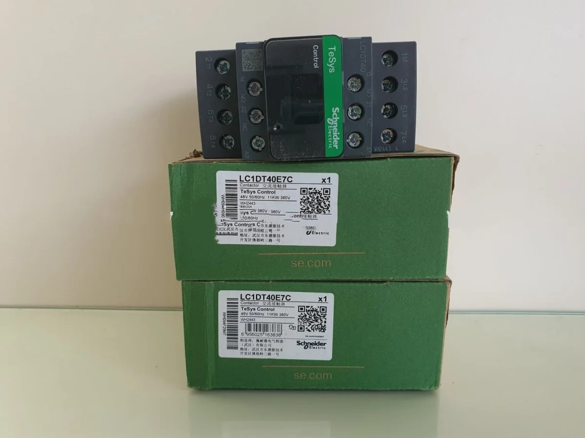 LC1DT40E7 LC1DT40E7C contactor - 4P(4 NO) - AC-1 - = 440 V 40 A - 48 V AC 50/60 Hz coil