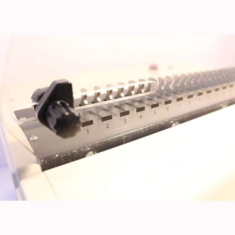 

WD-CBM500 Официальная настольная многофункциональная пластиковая электрическая расческа A3/A4