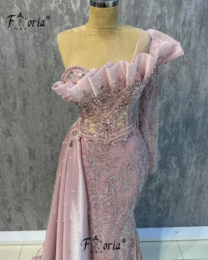 Elegante arabische Abendkleider mit einer Schulter Perlen Rüschen Korsett Seiten zug Vestidos de Noche Pink Dubai Ballkleid