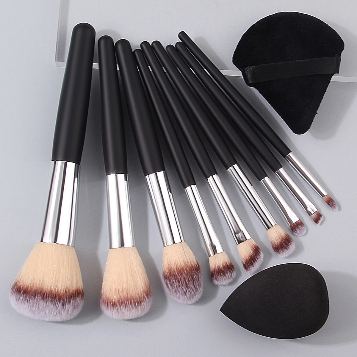 11PCS Makeup Brush Set: Blush Brush, Loose Powder Brush, Concealer Brush & Non-sticking Powder Sponge Egg/Powder puff