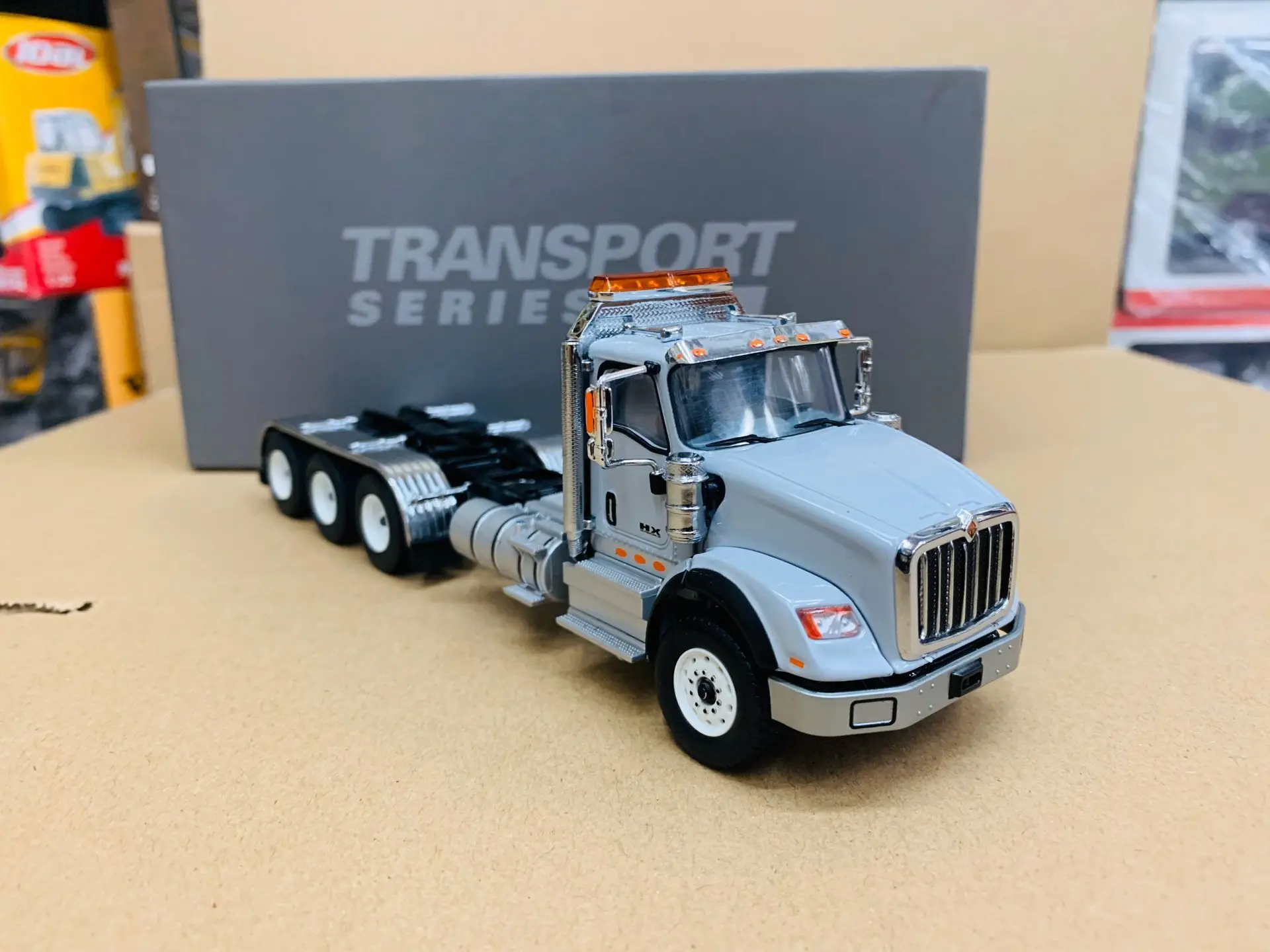 INTERNATIONAL HX620 DAY CAB TRIDEM TRACTOR GREY 1/50 BY DIECAST MASTERS 71011