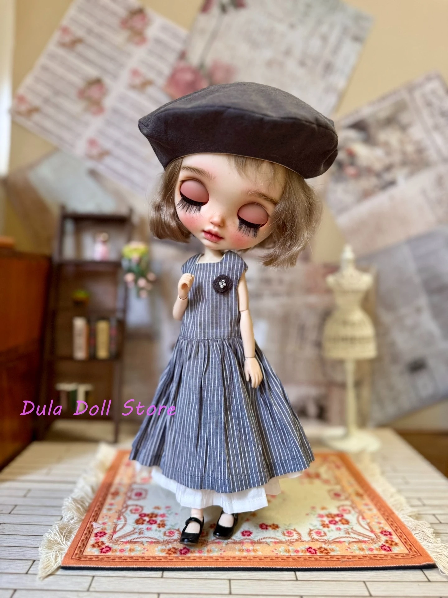 

Dula Doll Clothes Handmade Dark gray striped dress with a beret for Blythe Landoudou Landazz ob24ob22 Azone Doll