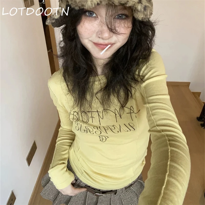 LOTDOOTN Y2k Estetica Gialla T-shirt Anni 2000 Giapponese Harajuku Tees Camicia Grunge Lettera Stampa Manica Lunga Magliette E Camicette E-girl Streetwear