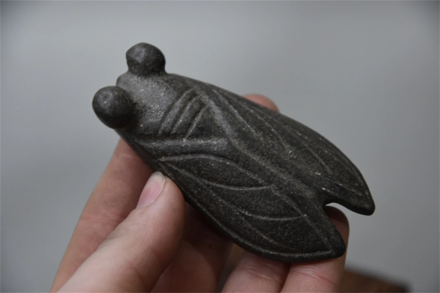 

China Hongshan Culture Black Iron Magnetism Meteorite Sculpture' Cicada 'Waist Badge/Pendant Handicraft Home Decoration