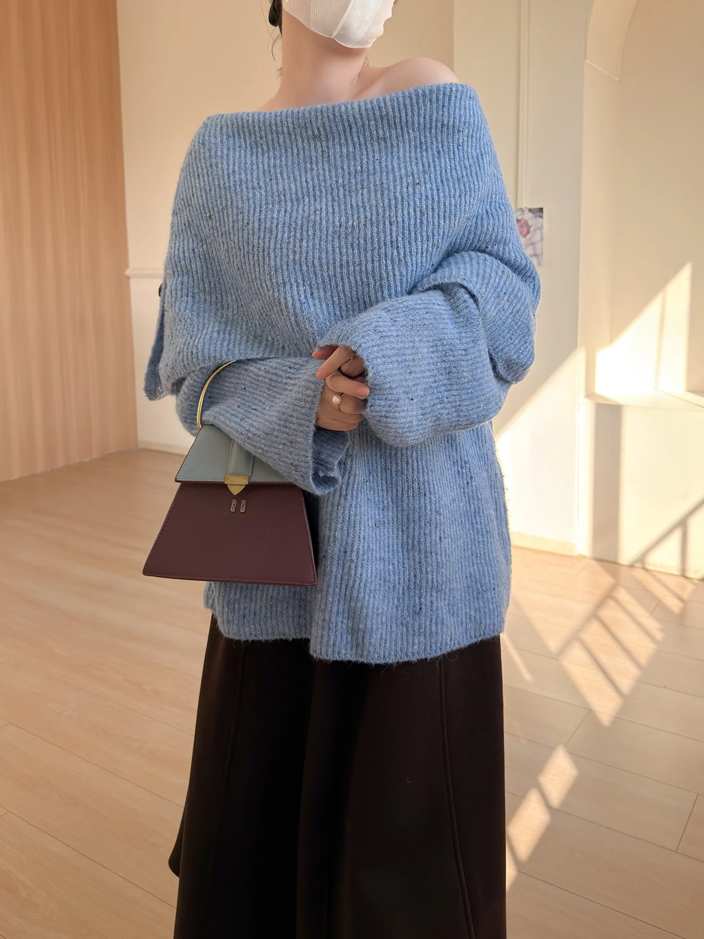 

Свободный корейский вязаный свитер на одно плечо, женский синий мягкий топ Aosphere Feeling, удобная повседневная одежда, длинный све