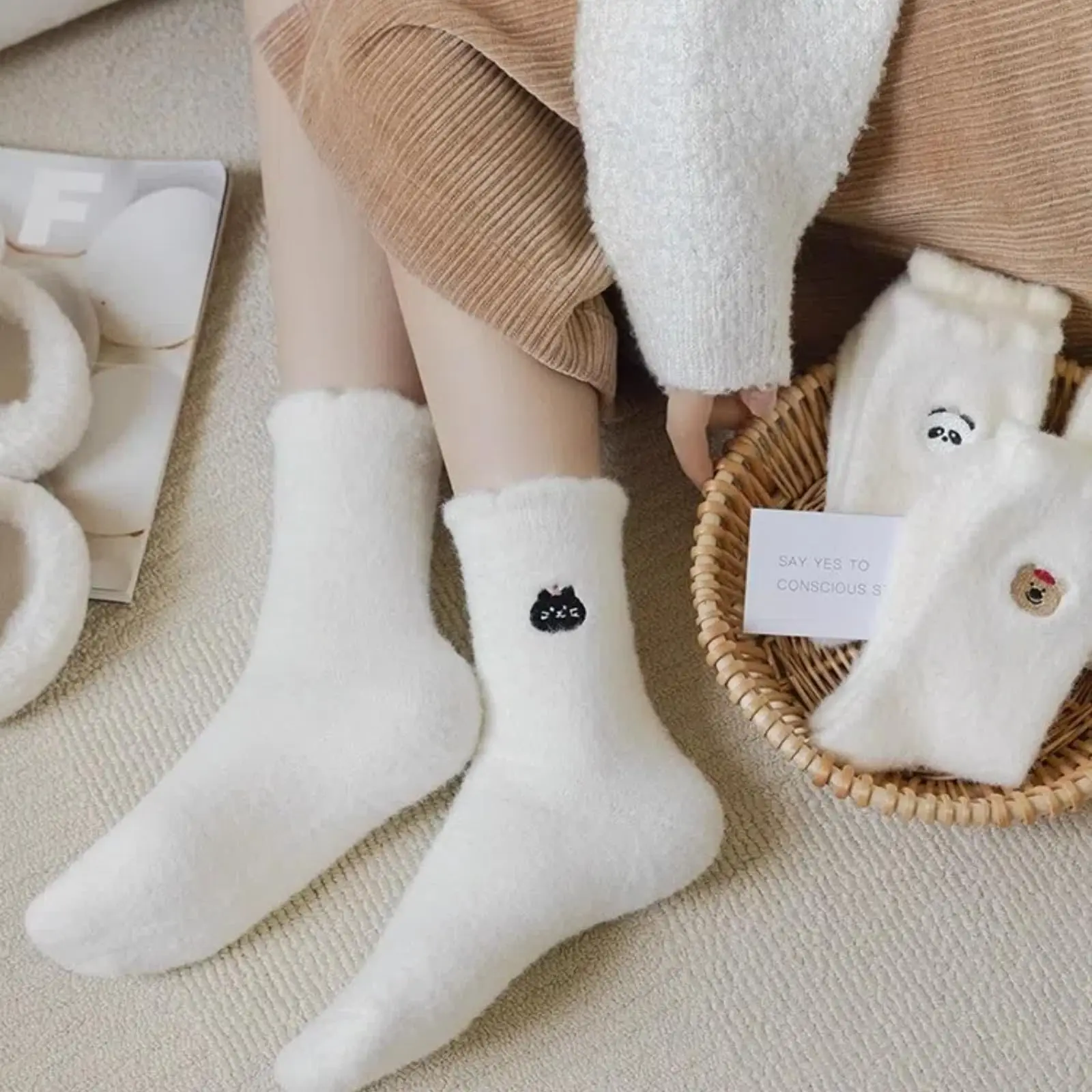 5 أزواج من الجوارب الغامضة للنساء، كارتون وجه مبتسم لطيف، جوارب منزلية مريحة من القطيفة، جوارب نوم قطيفة للغاية، جوارب لطيفة مريحة #6