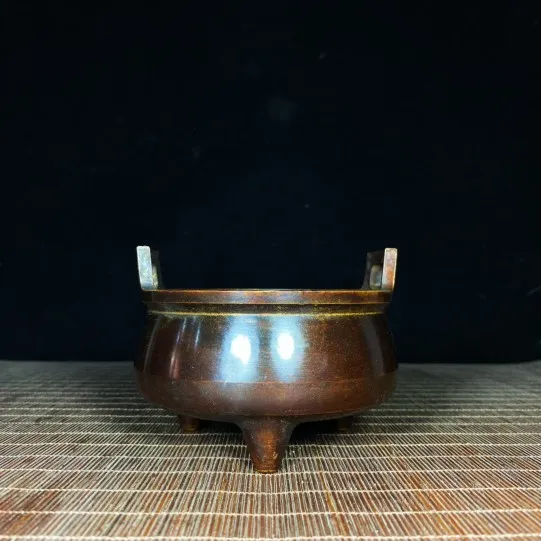 

Pure copper Sugong straight-eared three-legged incense burner, 8.5 cm high, 11.5 cm long, weighing 552 grams