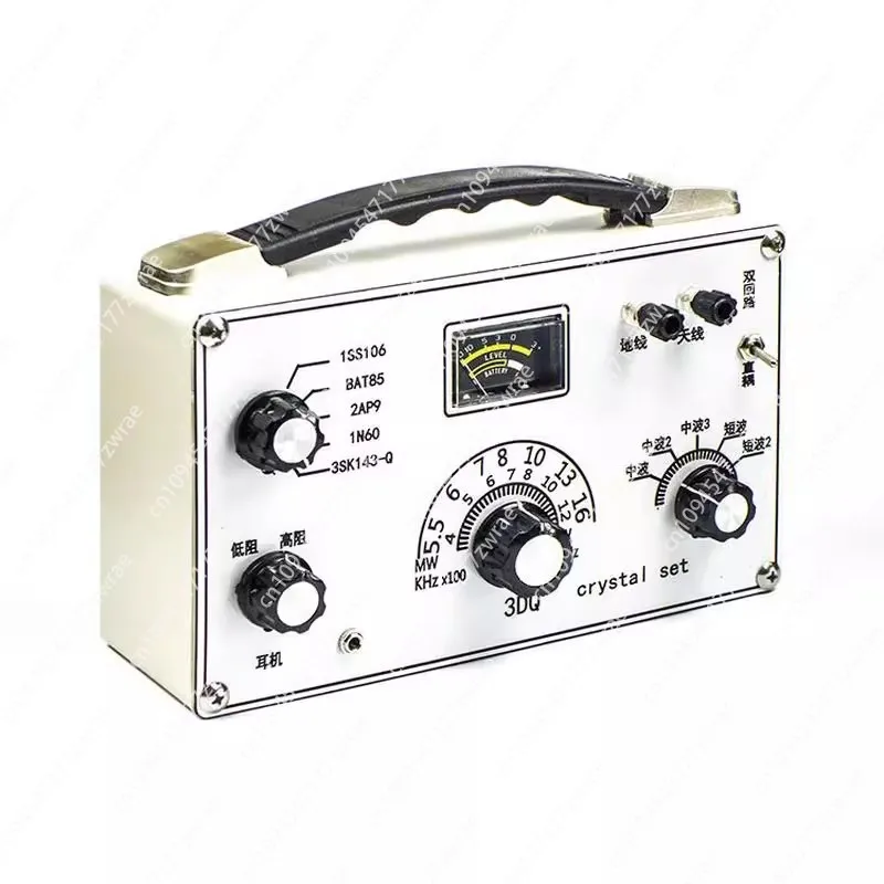 

Medium short wave mineral radio with five adjustable segments, white panel, and adjustable 3DQ diode