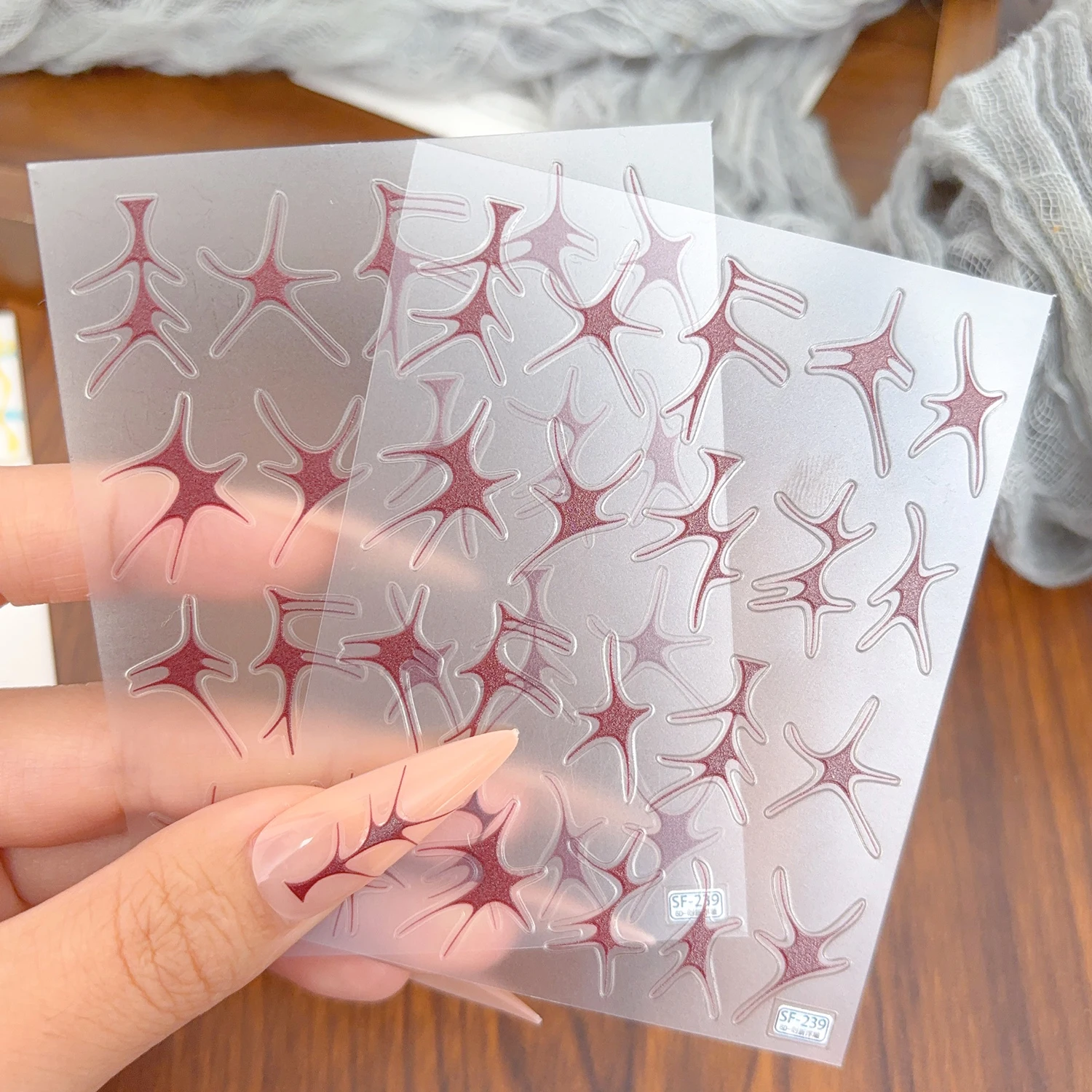 Adesivo per nail art 5D curvo francese irregolare Linee di arco di fuoco Frammentato Stampaggio moderno Decorazione autoadesiva Decalcomanie per manicure