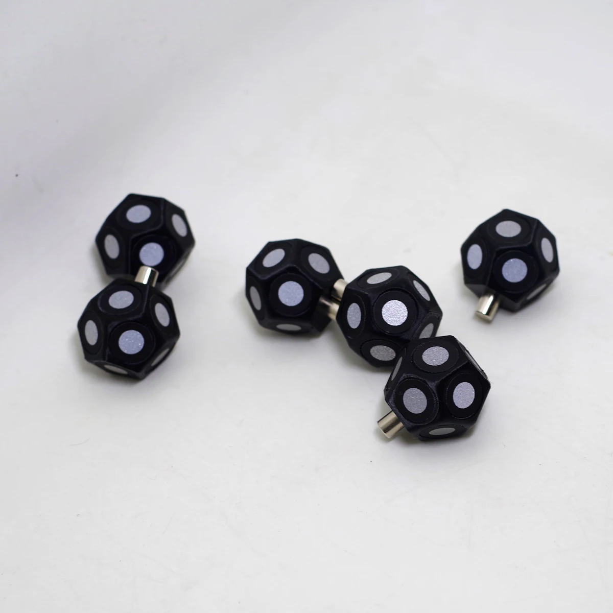 3D Scanning of Spherical Multi-sided Shapes with 3D Scanners, Marking Points, Handheld High-reflective Markers, Target Points,