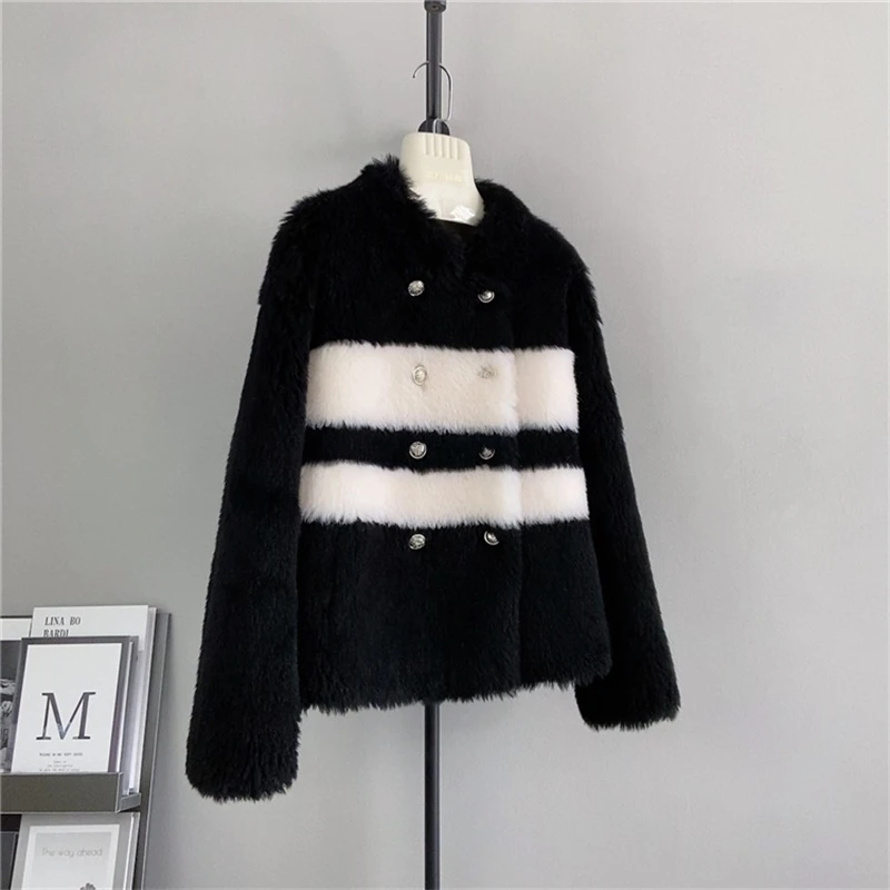 Lady Pure Wool Black and White Splicing Short Coat Women Sheep Shearling Fall and Winter New Warm Jacket  PT470