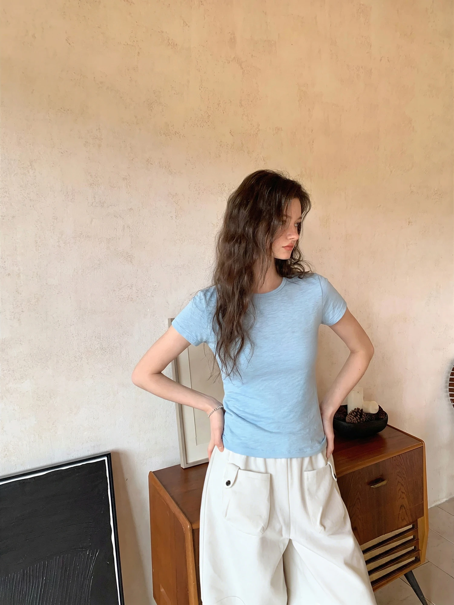 

Женская укороченная футболка Dopne с круглым вырезом и коротким рукавом, приталенная, летняя, новая, с креативным узором, повседневная одежда