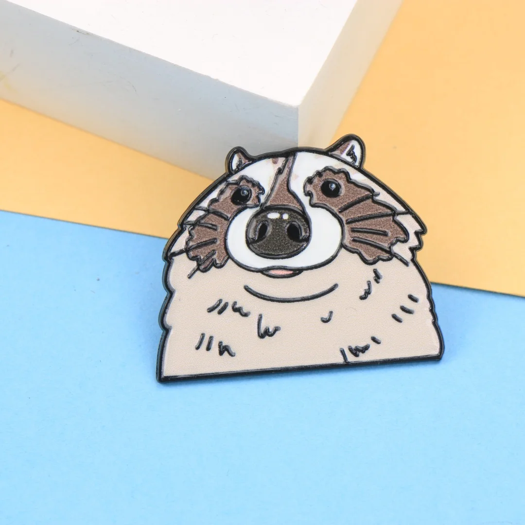 Cute Smiling Raccoon Enamel Pin, Adorable Wild Animal Brooch with Simple Cartoon Design, Whimsical Metal Badge for Jackets