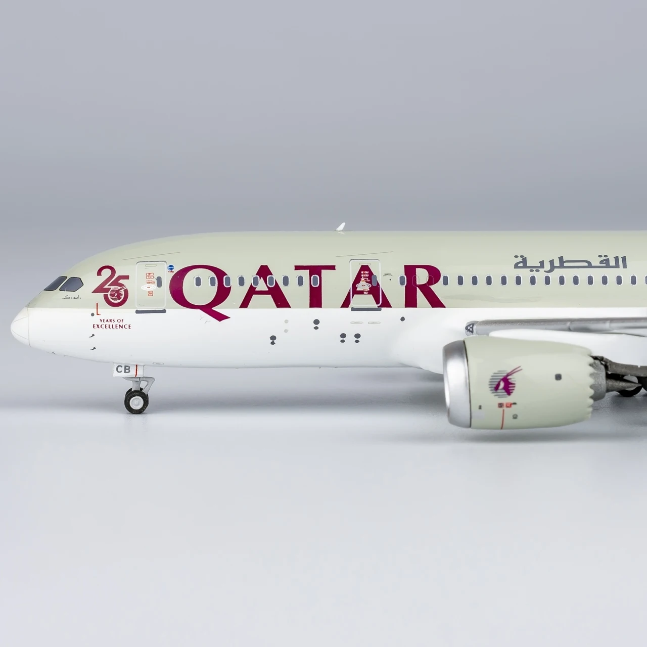 59011 طائرة قابلة للجمع هدية NG نموذج 1:400 الخطوط الجوية القطرية "Dreamliner" بوينغ B787-8 دييكاست نموذج طائرة A7-BCB