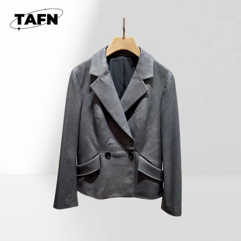 

Comfortable & Stylish Women's Business Blazer Jacket Trendy Women Blazer for Office & Casual Events Elegant Business Wear AI1585