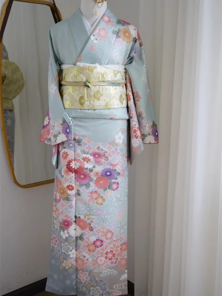 

Women's Japanese-Style Formal Kimono Floral Prints Traditional Yukata Wrinkle-Resistant Performing Dress Cosplay Costume