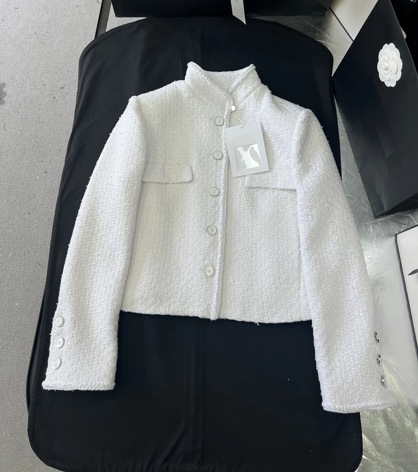 Chaqueta y falda de tweed de lana para mujer, marca de lujo, forro de seda, botones con logo, alta calidad, igual que en el programa, se puede personalizar