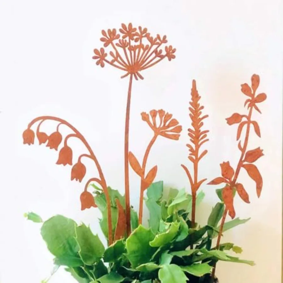 

5Pcs Garden Decor Metal Flowers for Outside, Decorative Garden Stakes, Flower Bed Decor Plant Stakes, Metal Art for Outside, Ya