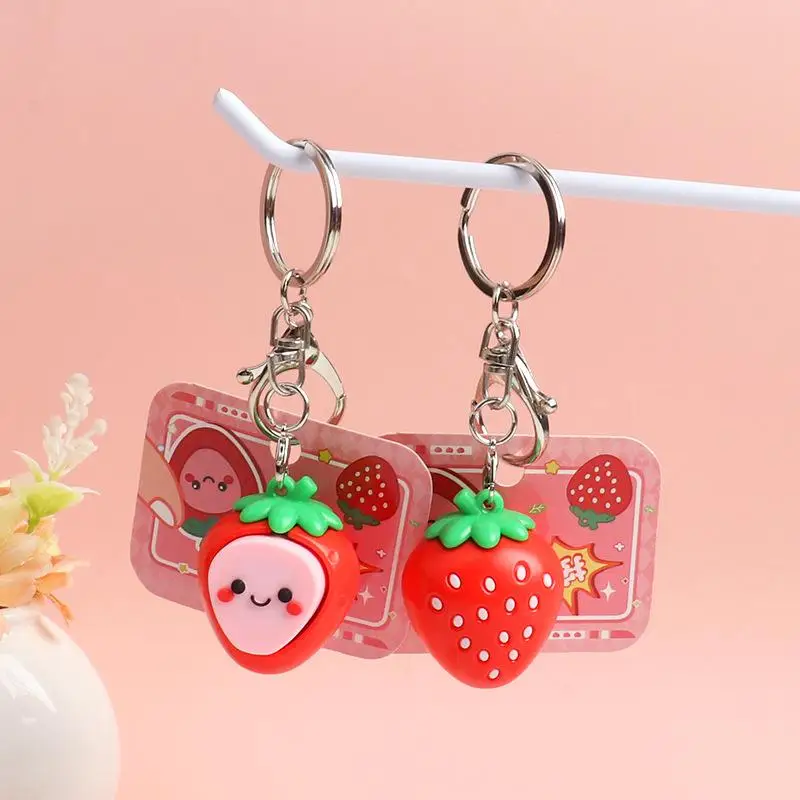 1 Stück Niedlicher 3D-Erdbeer-Schlüsselanhänger Kawaii Frucht-Schlüsselring mit Karabinerhaken Taschenanhänger Geschenk für Frauen und Mädchen – Detail 3