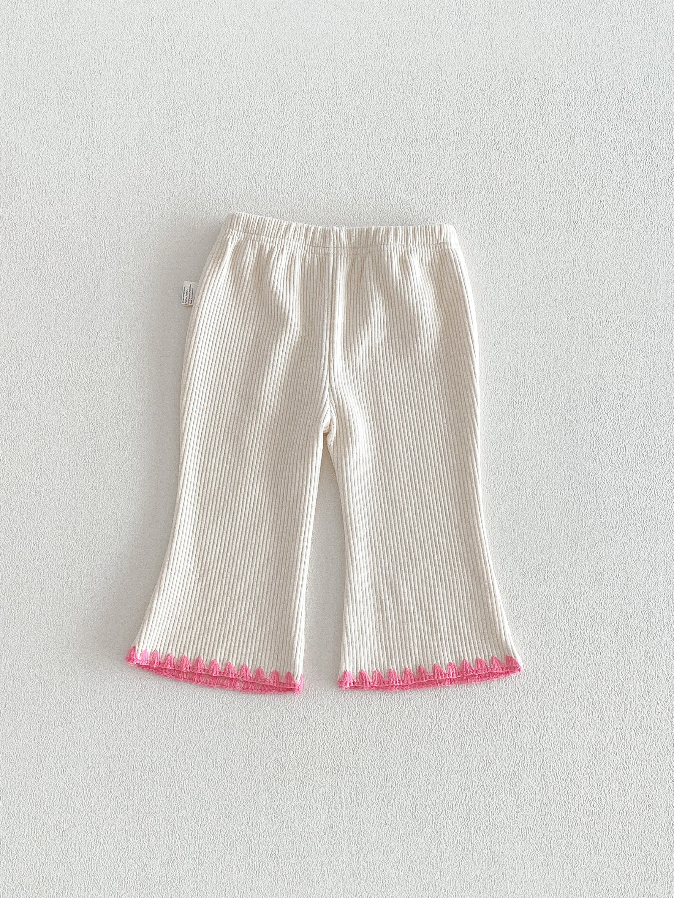 Frühlings- und Herbst-Trendhosen für Mädchen, koreanischer Stil, vielseitige, einfarbige, gerüschte Schlaghosen für Babymädchen – Detail 4