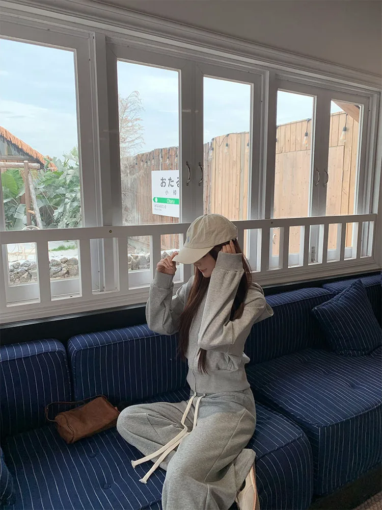 

Комплект из двух предметов: худи и брюки UVPU для женщин, повседневный, с длинными рукавами, осенне-зимний, с завязками, с цветочным принтом, удобный, модный