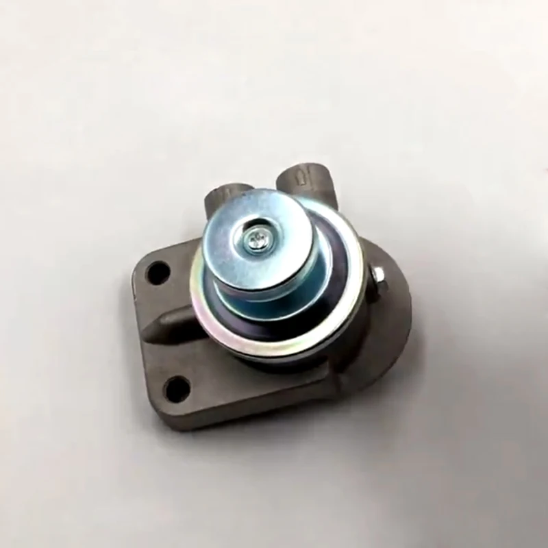 

For LiuGong 908 diesel grid seat for Cummins B3.3 engine diesel filter seat FS19594 hand pump excavator