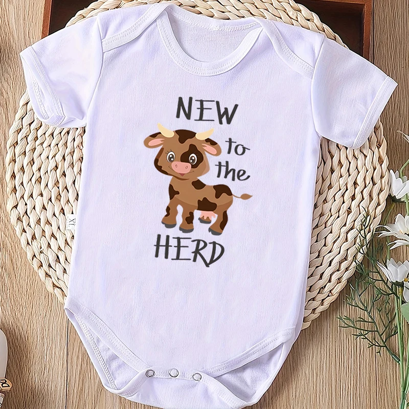 

New To The Herd New Letter Print Baby Short Sleeves Cute Romper Cow Pattern Newborn Baby Boys And Girls Bodysuit Pregnancy Gift