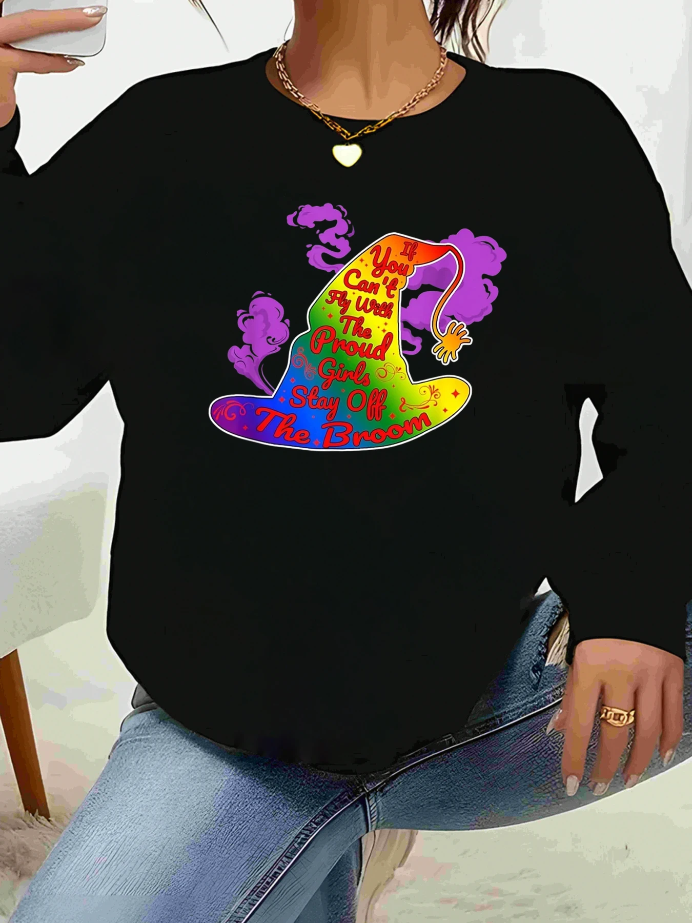 

Радужная шляпа ведьмы с текстом гордости, футболка с длинными рукавами на Хэллоуин для женщин, повседневная одежда