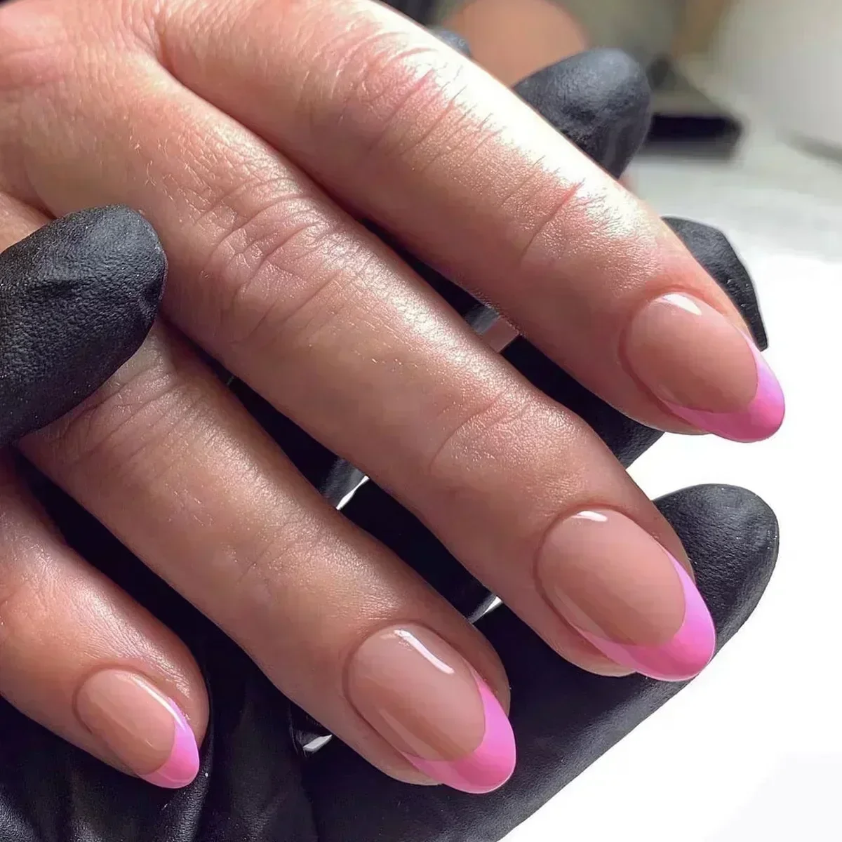 24 pçs unhas falsas francesas amêndoa unhas falsas com cola imprensa na borda branca design wearable simples ins rosa stiletto dicas de unhas