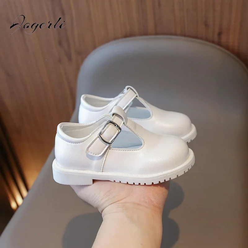 Scarpe da ragazza 2024 primavera nuova moda Versatile testa tonda piccoli appartamenti in pelle PU bambini suola morbida mocassino per studenti di