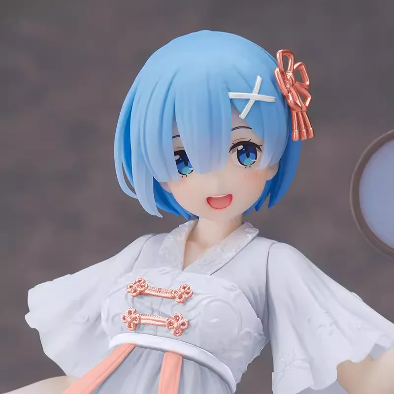 Disponibile originale TAITO Coreful Re: Vita in un mondo diverso da Zero REM Abito bianco in stile cinese Figura anime Ornamenti per bambole