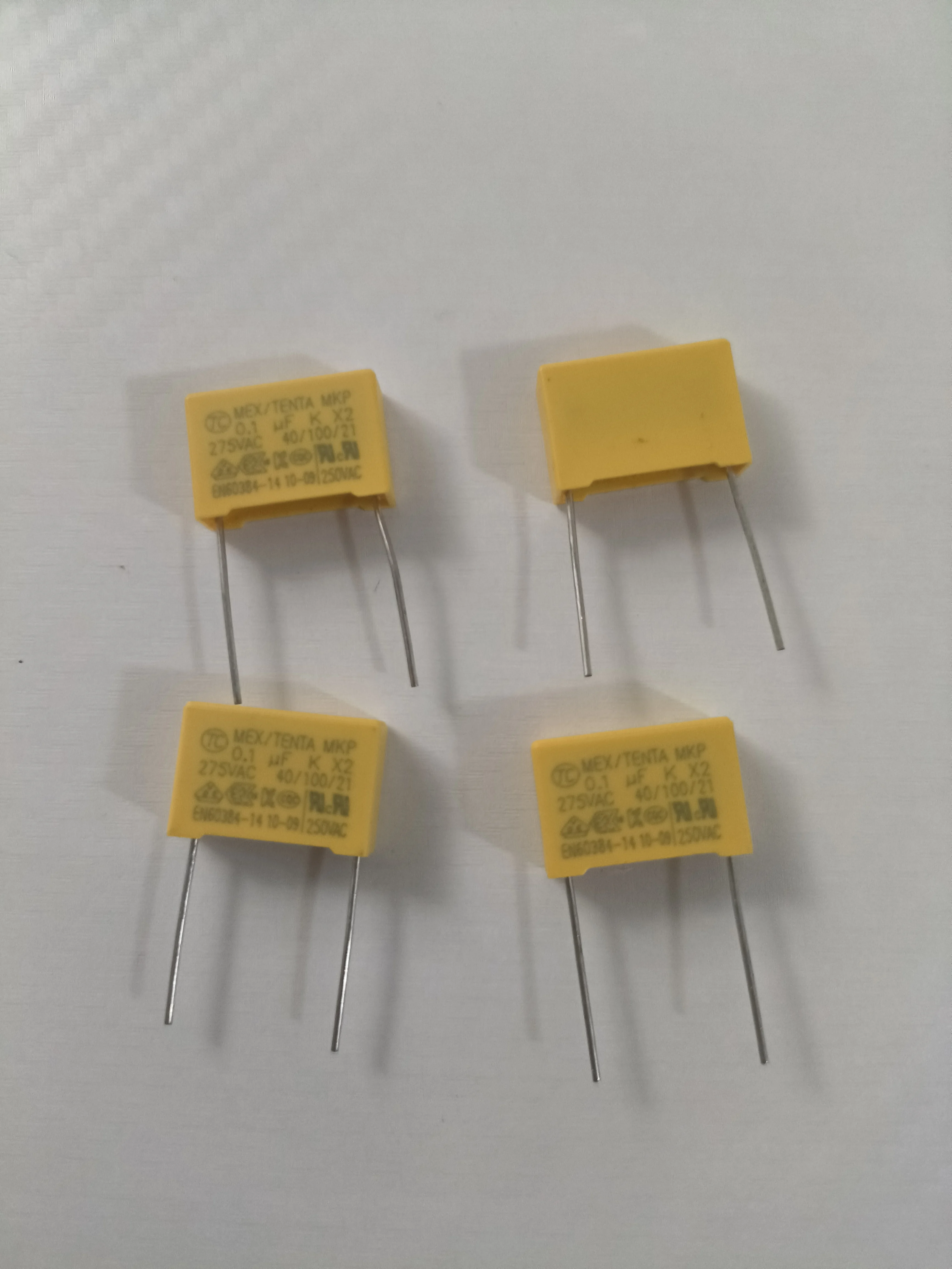 

10 шт. X2 защитный конденсатор 104K 275 В 0,1 мкФ след 15 мм для рынка электроники