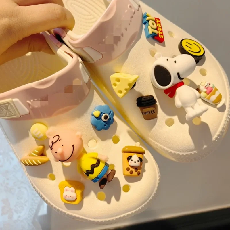 Scarpa per bambini nuovi accessori per cartoni animati tridimensionali Set di fiori per scarpe accessori per pantofole rimovibili accesso con fibbia fai da te di marca