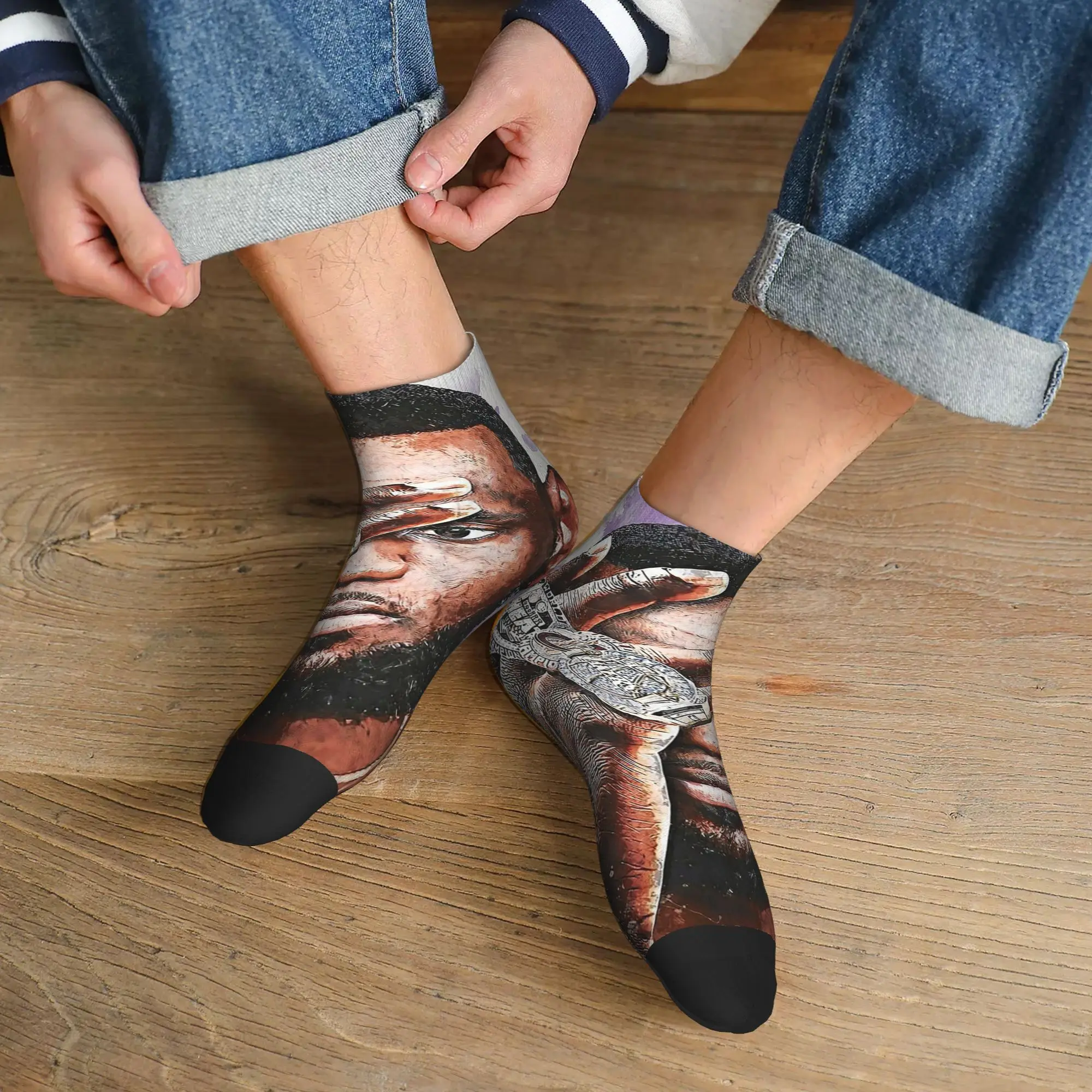 

All Seasons Illustration LeBron James Art Socks Harajuku Sport Middle Tube Socks Soft Hip Hop Stockings for Men Women Gifts