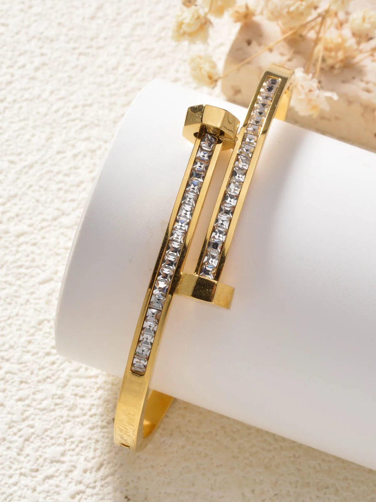 

Stainless Steel Bracelets Cool Men Women Zircon Luxury Bangles Fashion Bracelet Jewelry Accessories Daily Wear Gifts