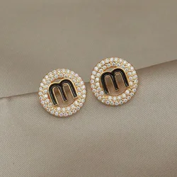 Fashion Brand Jewelry Zircon Letter M Delicate Jewelry Earrings Classic Black Stud Earrings for Women