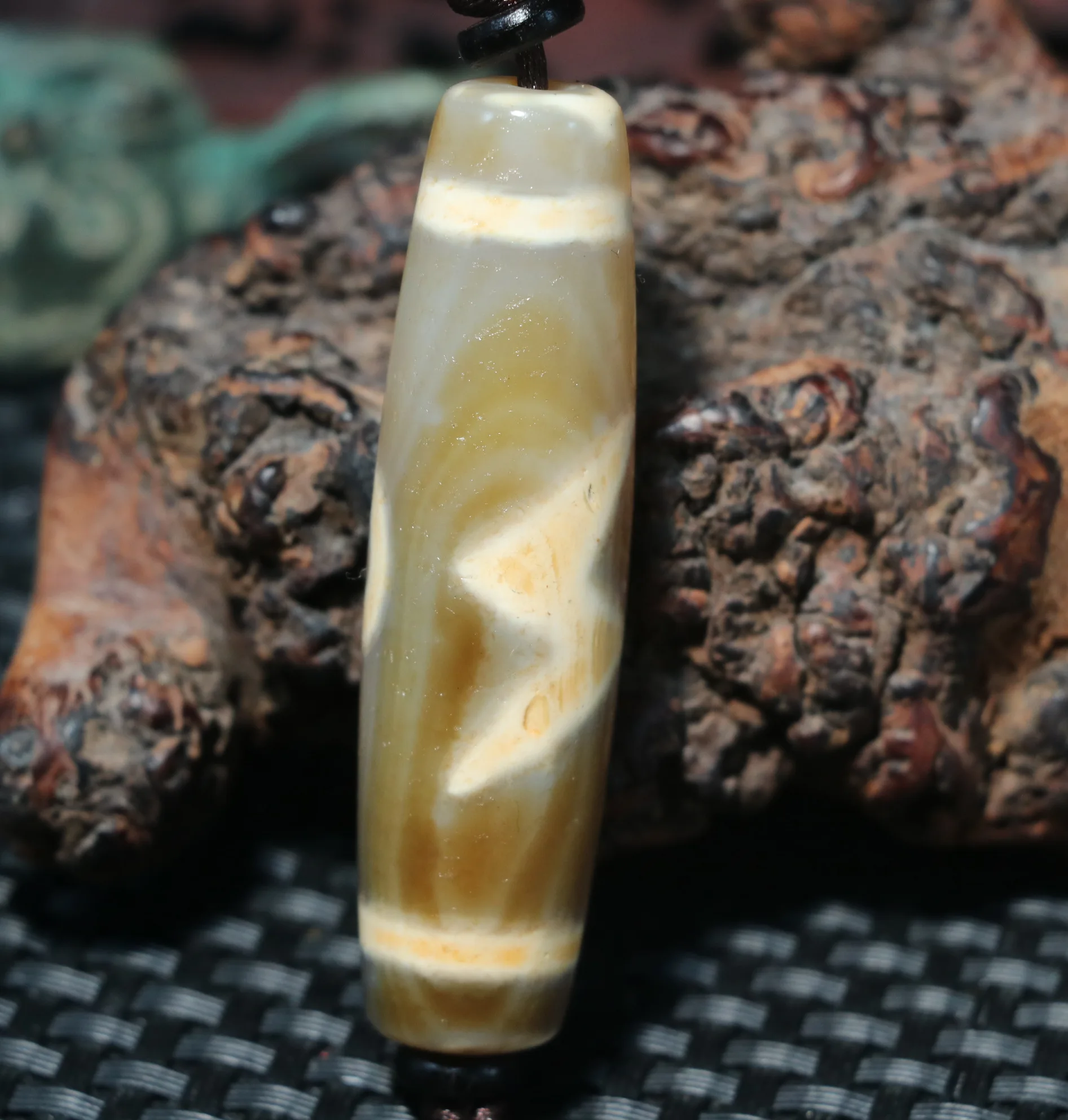 Unique Style Treasure Magic Power Tibetan Old Agate 5 Eyed Lightening Fast Fortune Symbol dZi Bead Pendant Timestown UPD 22A1