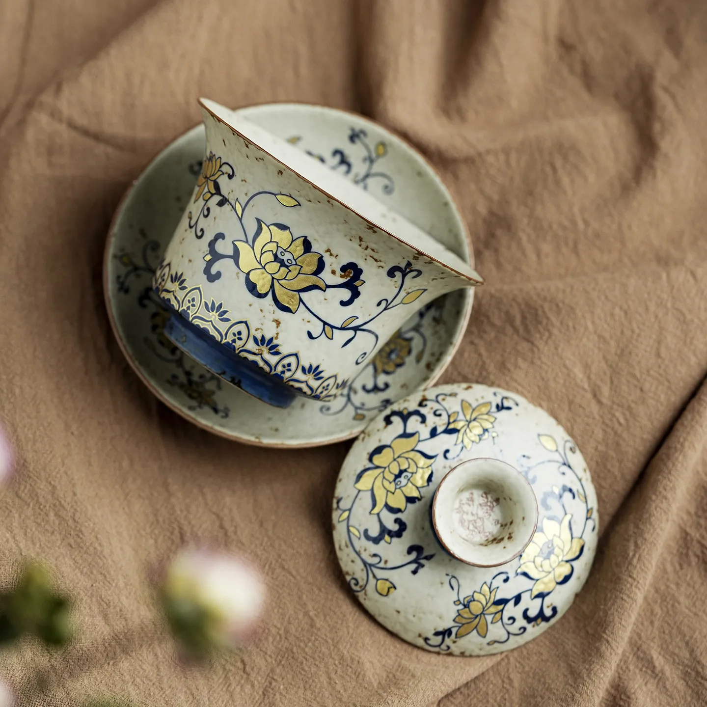 Blue and White Flint Red Scroll Three Piece Gaiwan, Vintage Ceramic Tea Brewer for Gongfu Brewing and Home Tea Tables