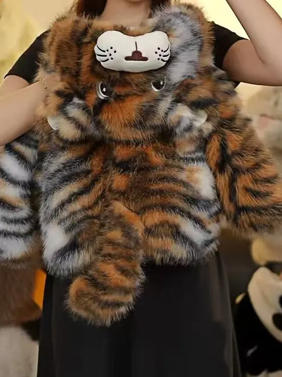 

Модная осенне-зимняя куртка для девочек с капюшоном из искусственного меха тигра, корейский стиль, свободный крой, прочная молния, высокая талия, длинный рукав